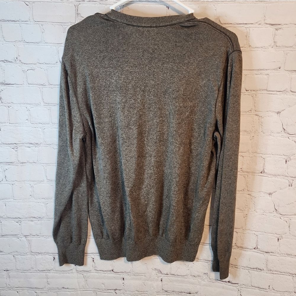Men's Alex Cannon V-Neck sweater, size Medium - Picture 4 of 4